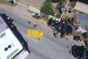 Varios menor di edad envolvi den accidente di auto na Moko 