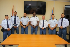 Total di 18 polis a ricibi decreto gubernamental