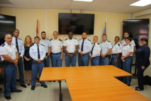 Total di 18 polis a ricibi decreto gubernamental