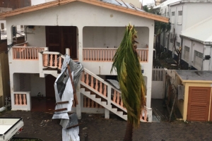 Horcan Irma causando destruccion na St Maarten
