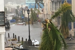 Horcan Irma causando destruccion na St Maarten