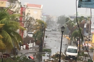 Horcan Irma causando destruccion na St Maarten