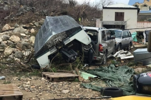 Prome bapornan militar a yega St Maarten 