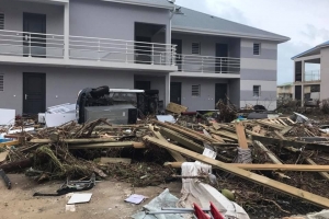 Prome bapornan militar a yega St Maarten 