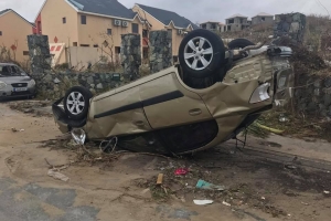 Prome bapornan militar a yega St Maarten 