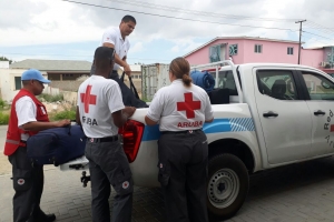 Diesdos voluntario di Cruz Cora Aruba a bay St Maarten 