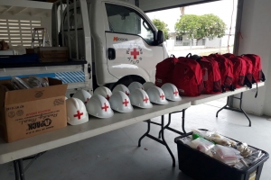 Diesdos voluntario di Cruz Cora Aruba a bay St Maarten 