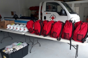 Diesdos voluntario di Cruz Cora Aruba a bay St Maarten 