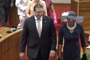 Discurso apertura aña parlamentario basa riba desaroyo sostenibel