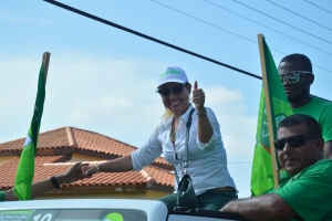 Partido AVP a tene su parada di auto rond di Aruba 