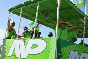 Partido AVP a tene su parada di auto rond di Aruba 