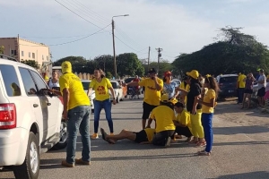 Auto ta alcansa dama na altura di CMB Noord diadomingo atardi