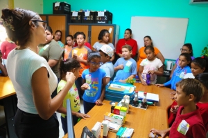 Dia educativo yena cu informacion y entusiasmo pa muchanan di empleadonan di DVG
