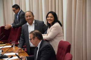 Parlamento awe a despidi di algun di su miembronan  