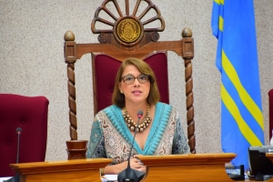 Parlamento awe a despidi di algun di su miembronan  
