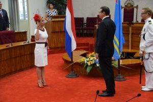 Gobernador Boekhoudt a huramenta 21 parlamentario