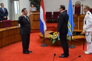 Gobernador Boekhoudt a huramenta 21 parlamentario