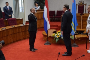 Gobernador Boekhoudt a huramenta 21 parlamentario
