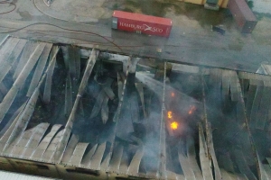 Candela feroz a destrui edificio na Eagle/Boulevard 