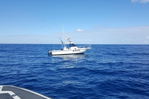 Aruba Maritime police rescues boat and its crewmember