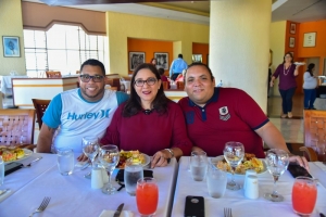 Boluntarionan Rode Kruis Aruba a ricibi Thank You Lunch di RIU