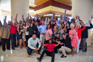 Boluntarionan Rode Kruis Aruba a ricibi Thank You Lunch di RIU