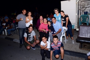 Bista fotografico di e parada di flambeu di diasabra anochi