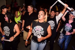 Bista fotografico di e parada di flambeu di diasabra anochi