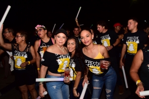Bista fotografico di e parada di flambeu di diasabra anochi