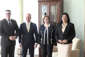 Gobierno a reuni cu secretario di estado Knops riba e.o. Venezuela