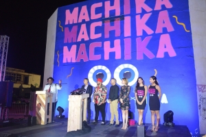 Jeon a mustra chispa di videoclip 'Machika' na publico