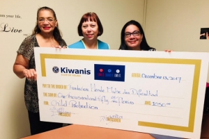 Kiwanis Club of Aruba cu donacion na Casa Cuna y Fundacion Hende Muhe den Dificultad
