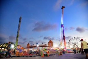 Interpark Coney Island ta contento di por ricibi grandi y chikito!