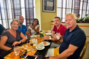 Riu Palace Antillas cu fundraising brunch pa yuda cuida bestianan den necesidad