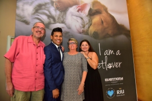 Riu Palace Antillas cu fundraising brunch pa yuda cuida bestianan den necesidad