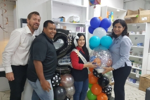 Dobel celebracion na Botica di Servicio y su afiliado Laboratorio di Servicio