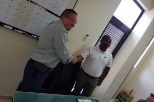 Arutram y Stichting Rancho a firma MOU