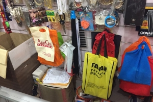 Total di 9 negoshi a haya multa pa incumplimento ley saco plastic