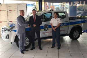 Cuerpo policial a haya 8 vehiculo nobo di vigilancia 