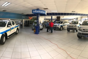 Cuerpo policial a haya 8 vehiculo nobo di vigilancia 