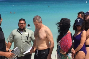 Accion lihe di EMT di La Cabana a yuda scapa bida di turista