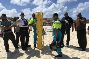 Accion lihe di EMT di La Cabana a yuda scapa bida di turista