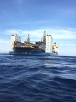 Bapor gigantesco cu dok flotante ta yega Corsou awe merdia