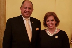 Prome minister di Aruba a cena cu presidente saliente di Costa Rica