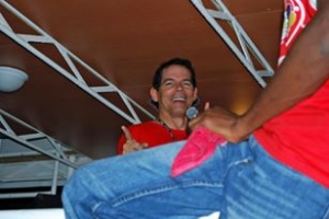 Conocido presentador di noticia Ruben Trapenberg a fayece 