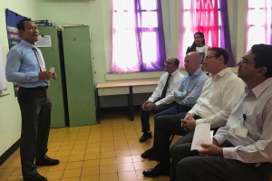Knops impresiona cu su bishita na Filomena College y De Schakel