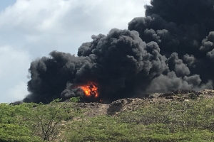 Candela na dump di Parkietenbos diabierna a hala atencion