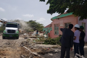 Demolicion di edificionan di Colegio Frere Bonifacius a cuminsa