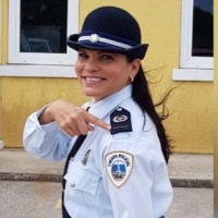Vocero policial suplente Liliana Rasmijn promovi den Cuerpo Policial