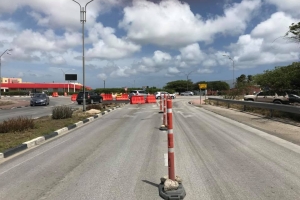 Desvio riba Watty Vos Boulevard a cuminsa pa repara asfalt
